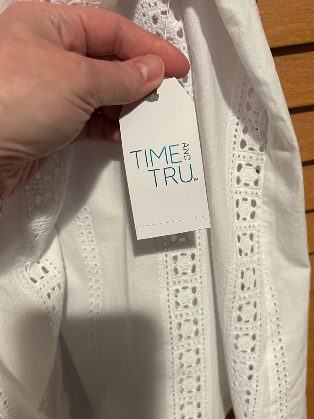 NWT Time and Tru White Eyelet Button-Up Peasant Blouse size Large - Picture 9 of 10